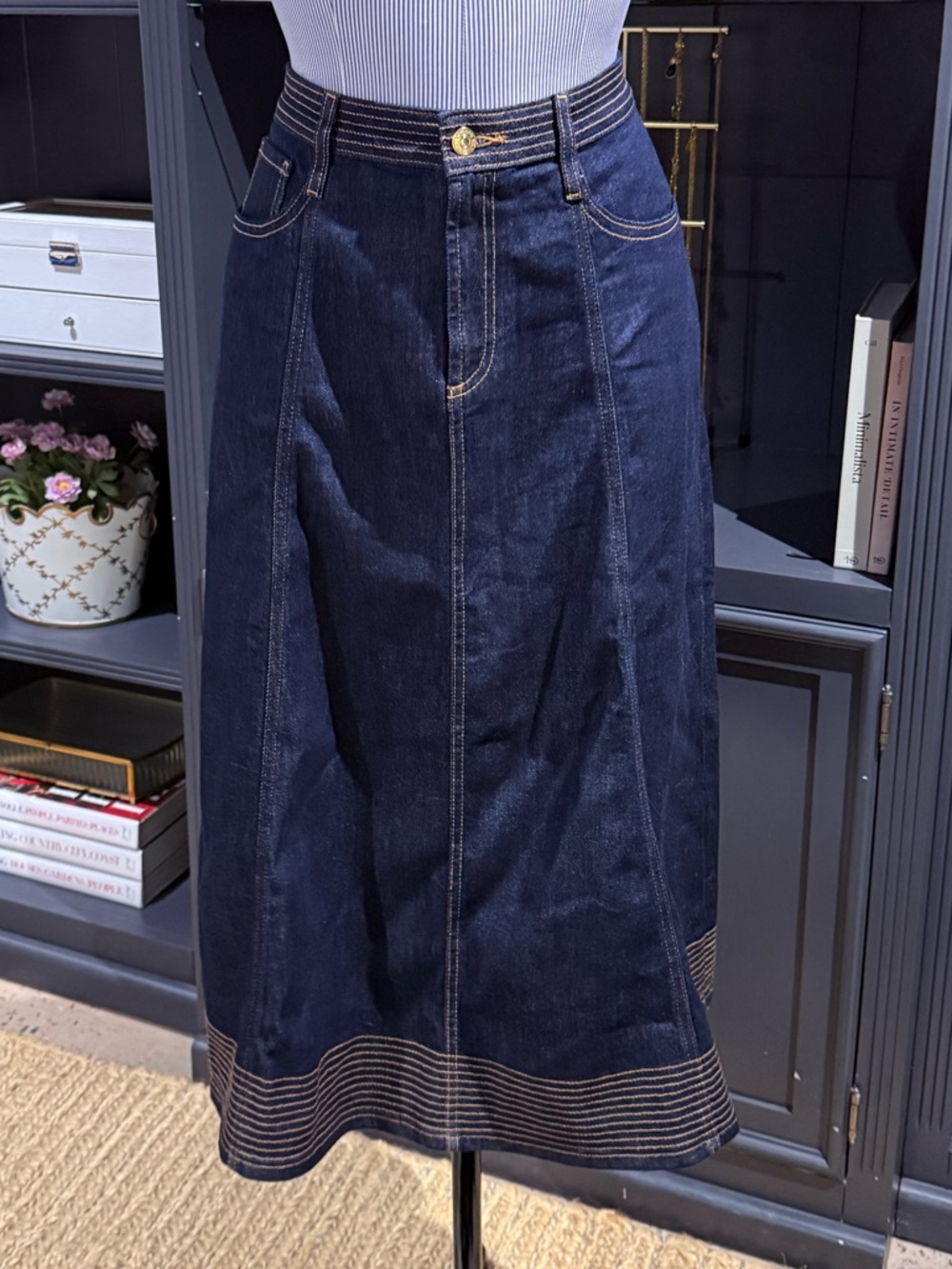 Chico’s Trapunto Stitch Denim Skirt – Dark Rinse – Size 8 (Chico's 1R)